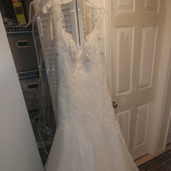 Size 10 White Low-Back Wedding Dress - Picture 4 of 5